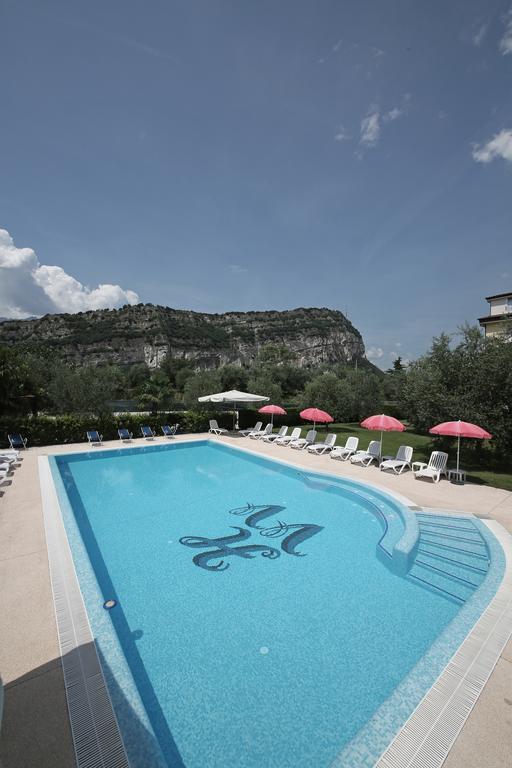 Hotel Villa Verde Torbole Sul Garda Екстериор снимка