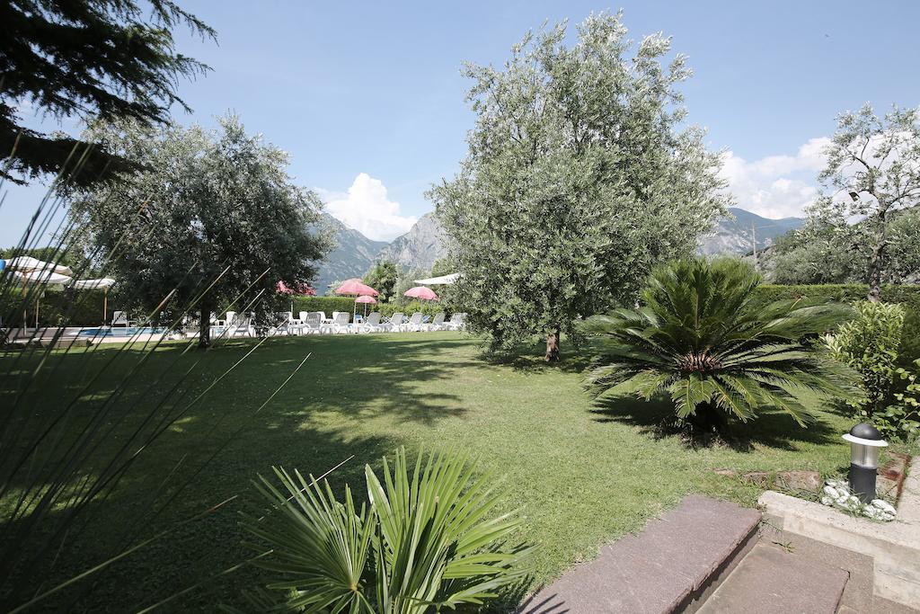 Hotel Villa Verde Torbole Sul Garda Екстериор снимка