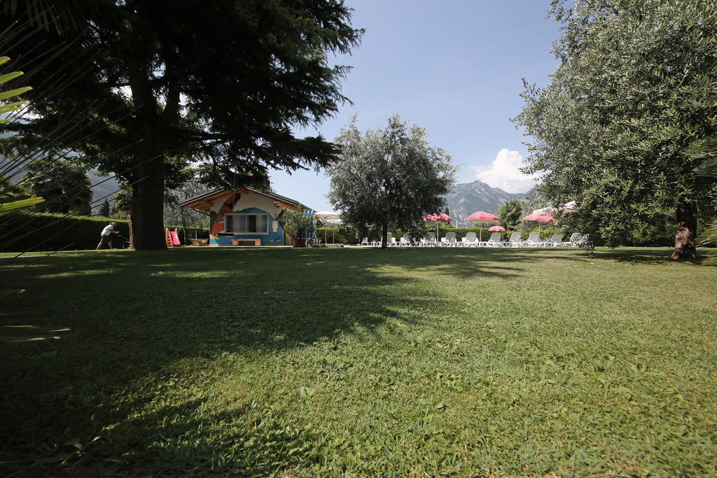 Hotel Villa Verde Torbole Sul Garda Екстериор снимка