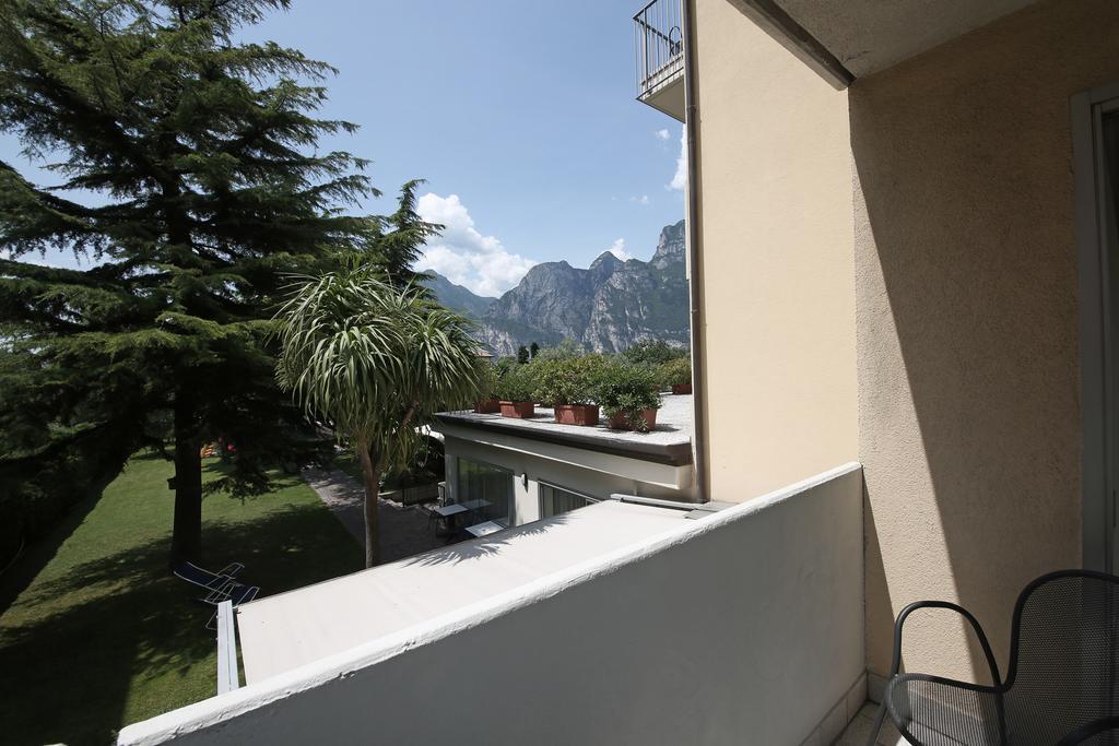 Hotel Villa Verde Torbole Sul Garda Екстериор снимка