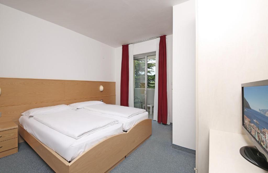 Hotel Villa Verde Torbole Sul Garda Екстериор снимка
